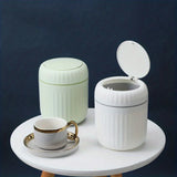 Elegante mini bote de basura de gran capacidad con tapa, elegante bote de basura de escritorio blanco y dorado adecuado para el hogar, la oficina y el dormitorio.
