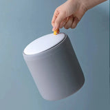 Mini bote de basura para escritorio, oficina, hogar, cesta de basura, mesa, organizador de plástico, suministros de oficina, cubos de basura, artículos diversos, barril, caja