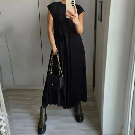 Women's Elegant And Fashionable Round Neck Sleeveless Pleated Long Dress In Solid Color Beige With Pockets, Oversized Long Skirt - Lootquake