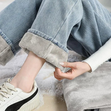 Thickened Fleece-lined Women's Jeans 2022 Winter New Style Slimming Versatile Loose-fit Straight-leg Bell Bottoms Trendy - Lootquake