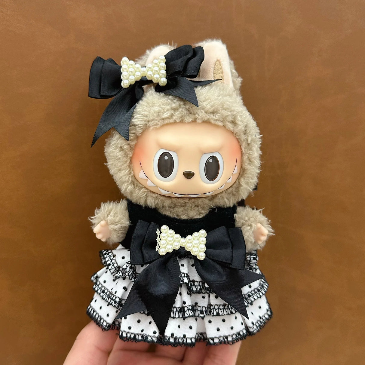 Ropa de bebé Labubu de 17 cm, conjunto de falda y caja ciega para muñecas Labubu, bonito juguete para vestir, regalo para festivales, regalo de cumpleaños, bonito regalo para fiestas.
