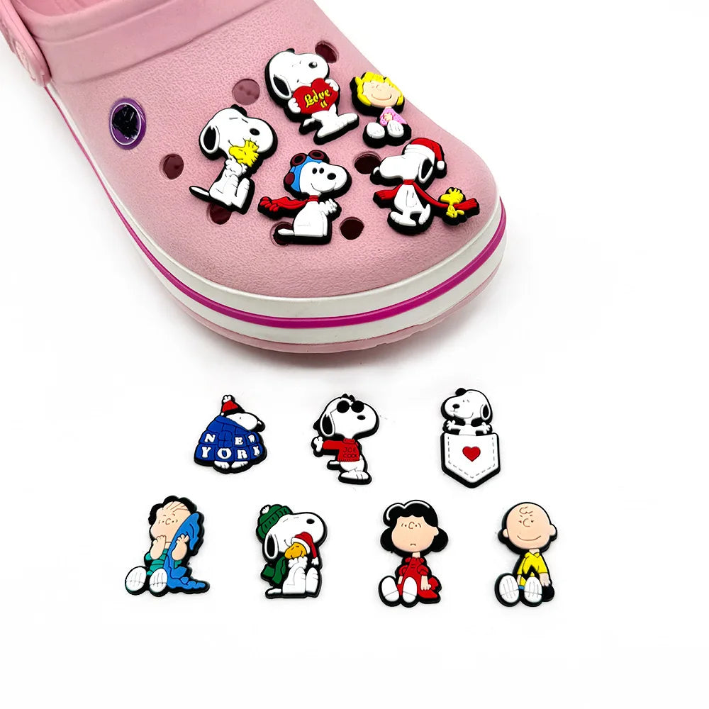 1 à 12 breloques de chaussures MINISO Snoopy, accessoires de dessin animé, sabots classiques, sandales, décoration de chaussures de jardin, bracelets, boucles, cadeaux pour enfants