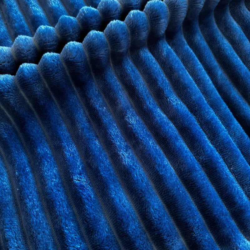 1 manta de rayas azules: manta gruesa, diseño moderno y simple, manta para la siesta de oficina para las cuatro estaciones, adecuada para cama o sofá.