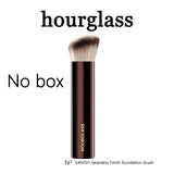 Brocha para base de maquillaje Hourglass con acabado uniforme Brocha para base en ángulo Rostro Cobertura modulable Base de maquillaje en crema líquida Herramienta de maquillaje