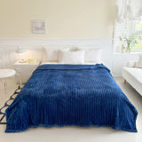 1 manta de rayas azules: manta gruesa, diseño moderno y simple, manta para la siesta de oficina para las cuatro estaciones, adecuada para cama o sofá.