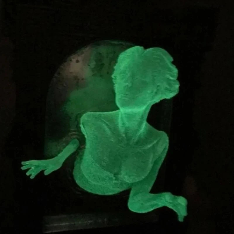 Decoración de pared de mano del diablo de resina para Halloween, fantasma gótico en el espejo, artesanías luminosas, accesorios espeluznantes, marco de fotos para el hogar, decoración