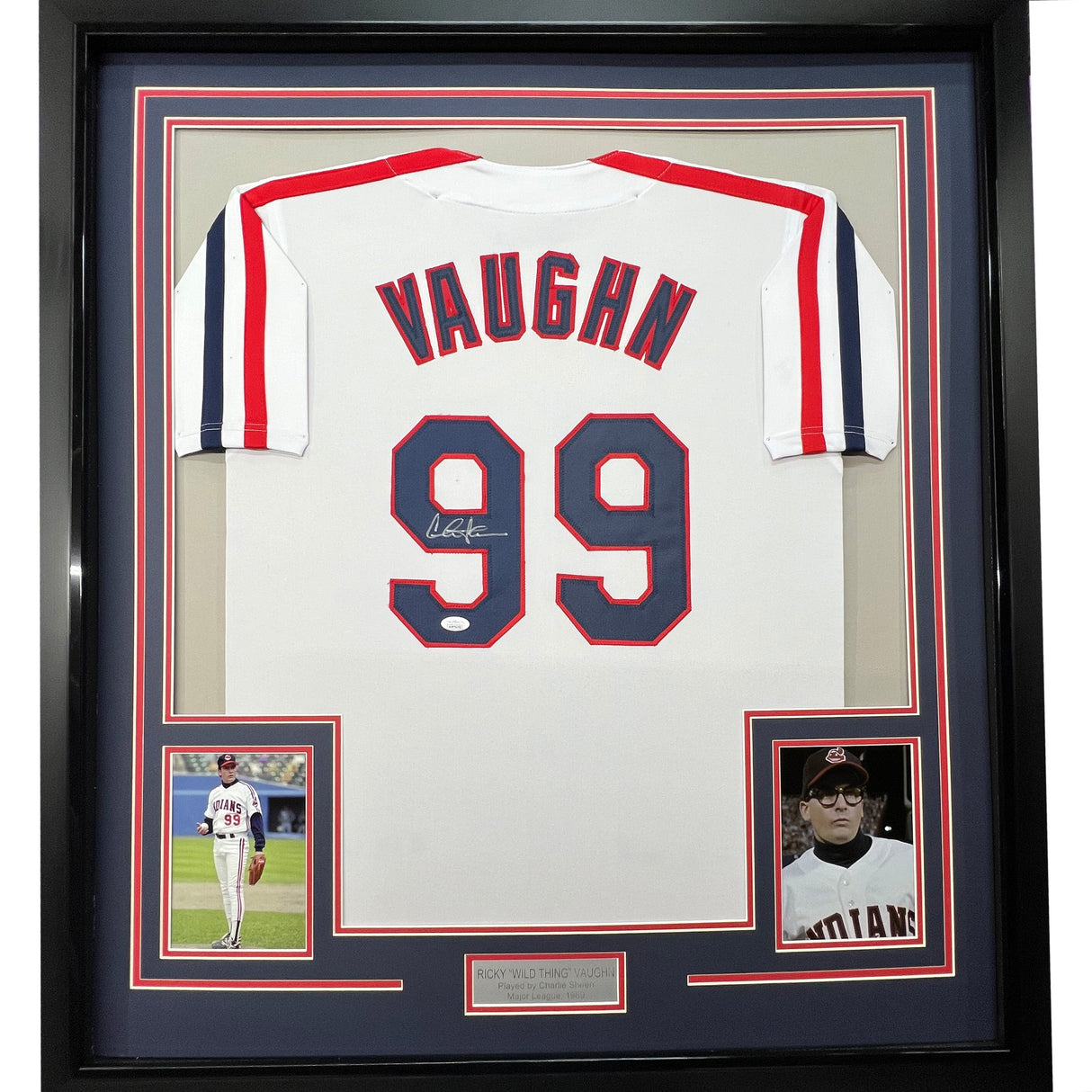 Camiseta de béisbol enmarcada, autografiada y firmada por Charlie Sheen, 35 x 39, de la película Wild Thing, Ricky Vaughn, de las Grandes Ligas, JSA COA