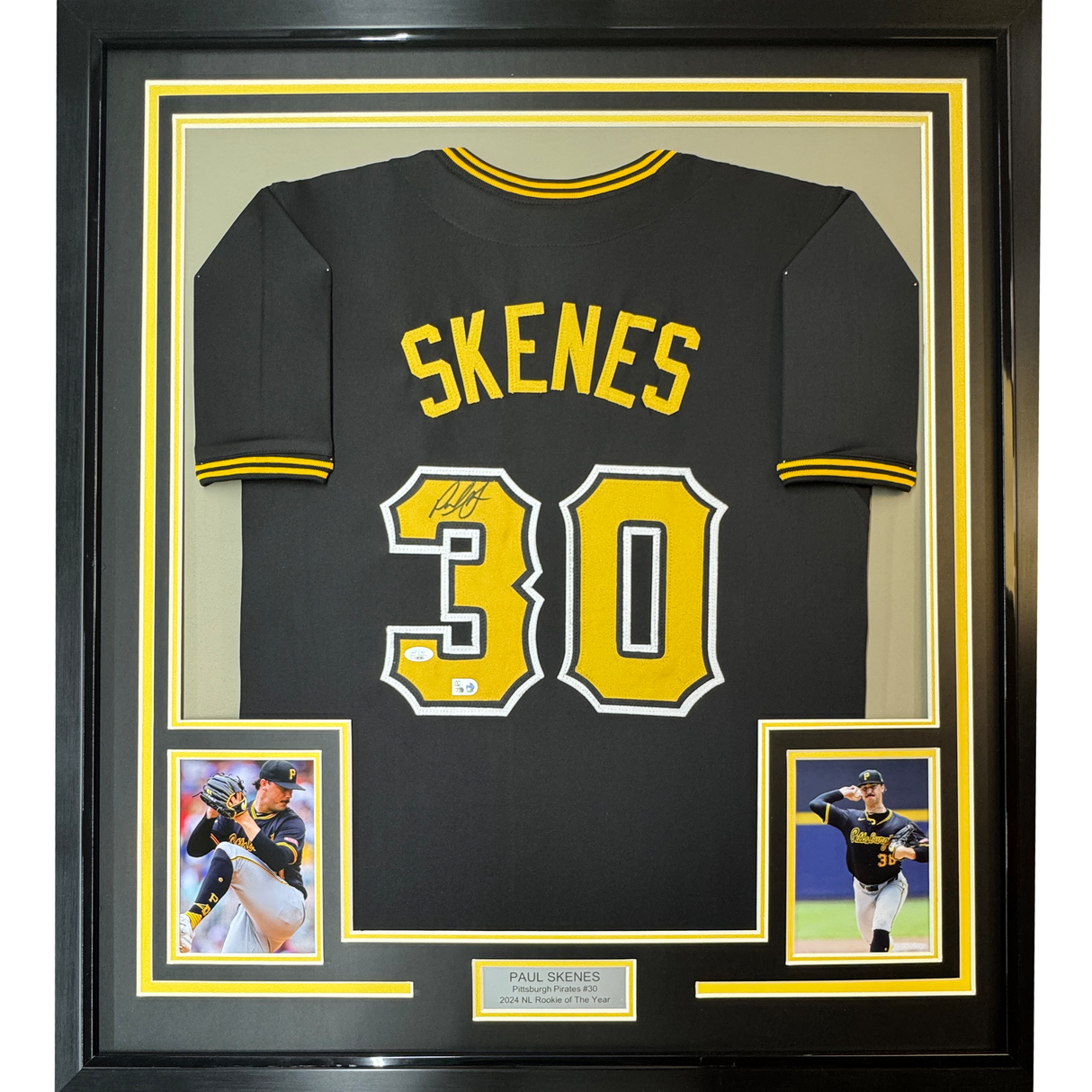 Camiseta de béisbol negra de Pittsburgh de 35 x 39, enmarcada y autografiada de Paul Skenes (JSA COA)