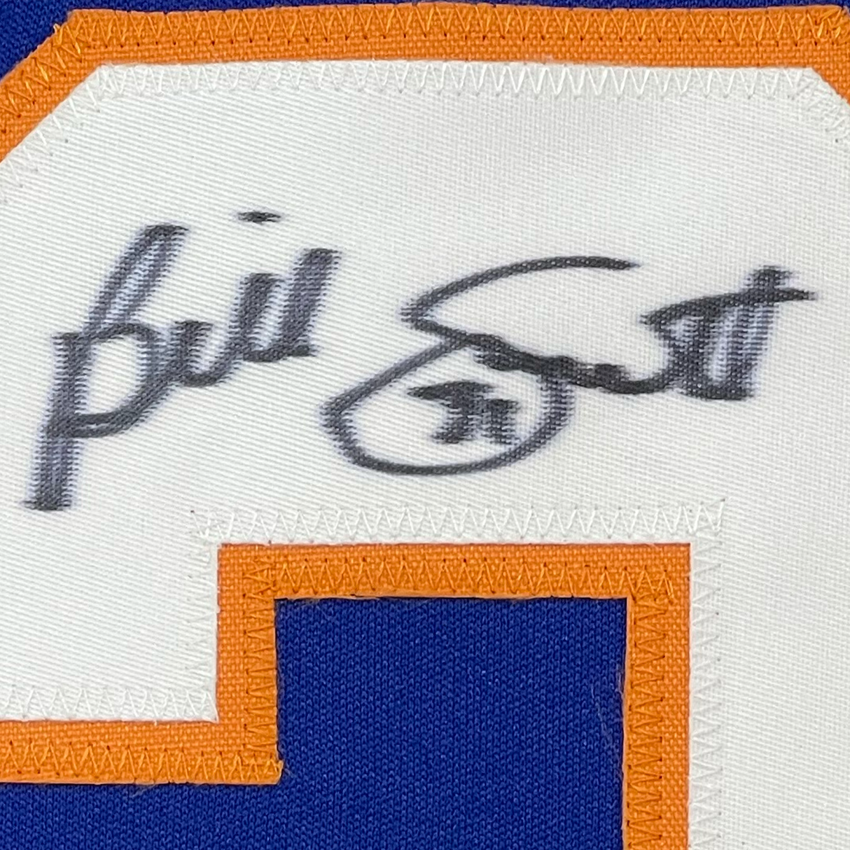 Camiseta de hockey azul de Nueva York de 35 x 39, enmarcada, autografiada y firmada por Billy Smith (JSA COA)
