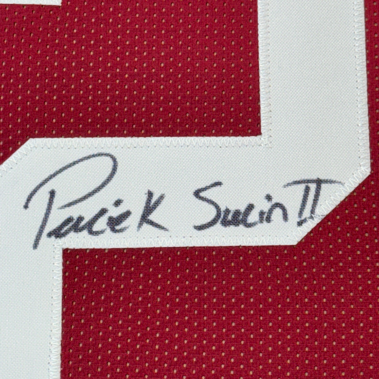 Camiseta de fútbol americano universitario de Alabama Red, enmarcada, autografiada y firmada por Patrick Surtain II, 35 x 39, JSA COA
