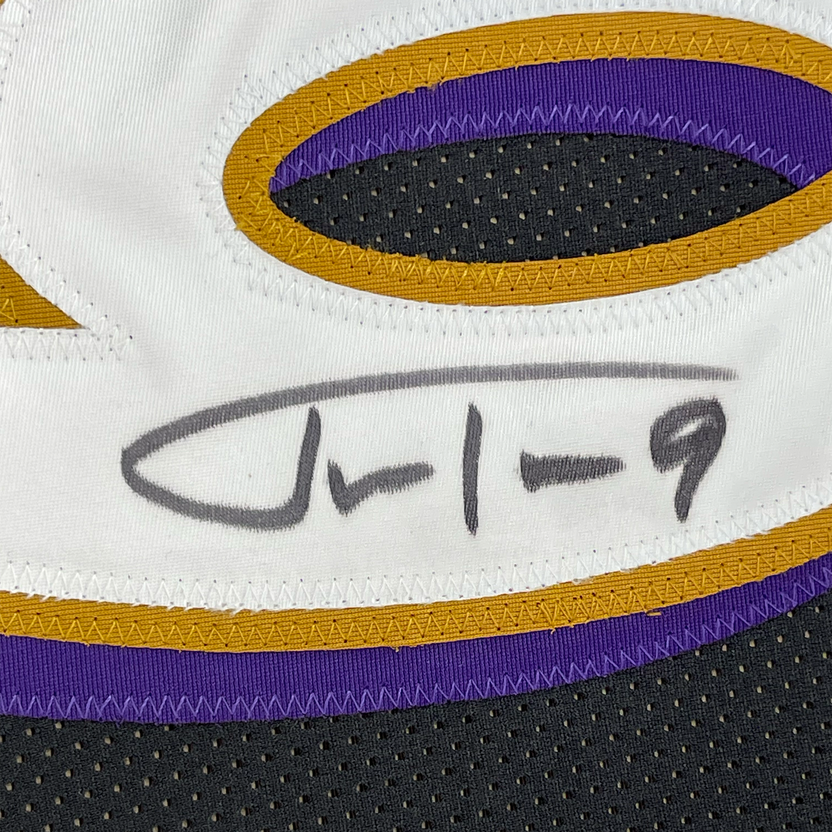 Camiseta de fútbol americano negra de Baltimore, enmarcada, autografiada y firmada por Justin Tucker, 35 x 39, JSA COA