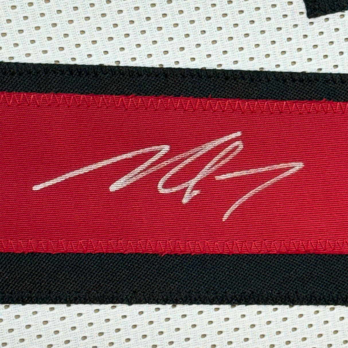 Camiseta de fútbol americano de Atlanta, blanca, enmarcada, autografiada y firmada por Michael Mike Vick, 35 x 39, certificado de autenticidad (PSA/DNA)
