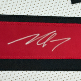 Camiseta de fútbol americano de Atlanta, blanca, enmarcada, autografiada y firmada por Michael Mike Vick, 35 x 39, certificado de autenticidad (PSA/DNA)