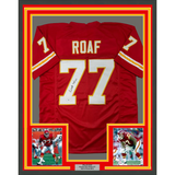Camiseta de fútbol americano enmarcada, autografiada y firmada por Willie Roaf, 35 x 39, color rojo de Kansas City, Beckett BAS COA