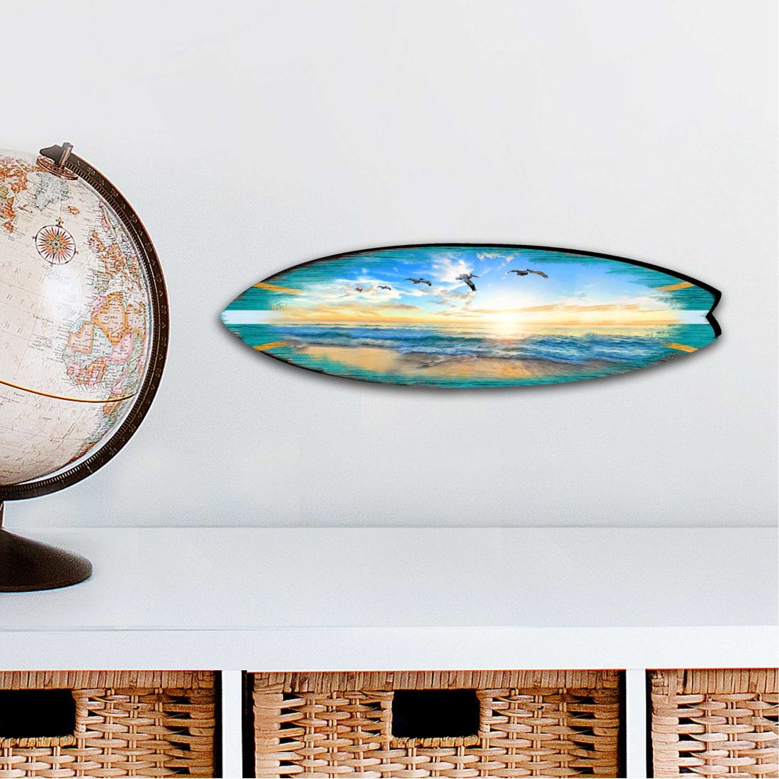Tabla de surf al atardecer, adorno grande para exteriores costero de G. DeBrekht - Decoración costera navideña - 8490103MS