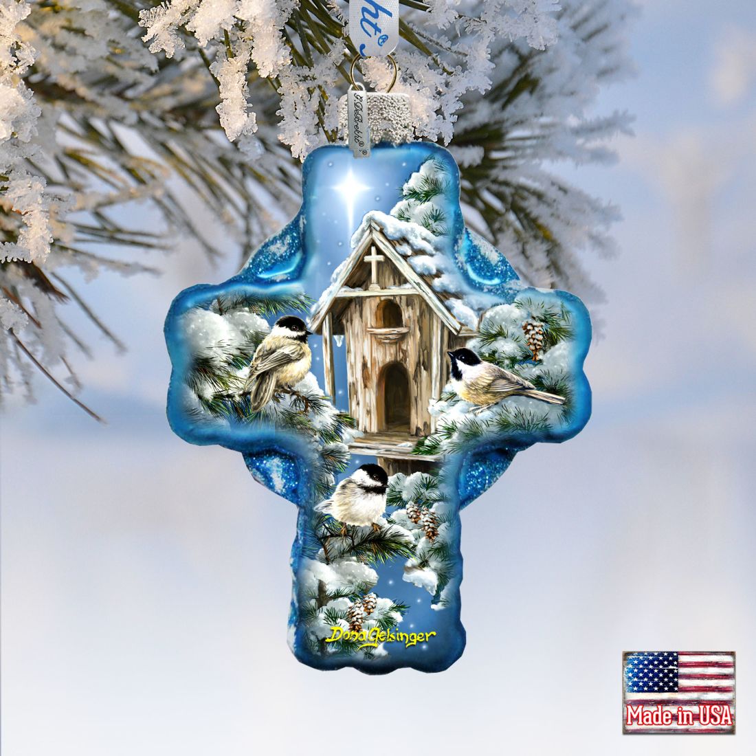 Adorno de cristal con forma de cruz con icono de casa de pájaros de invierno de D. Gelsinger - Decoración navideña - 758-022-DG