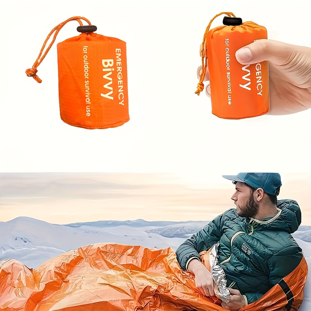 Sacos de dormir ligeros (1 o 2 unidades), mantas y equipo para senderismo y acampada al aire libre.