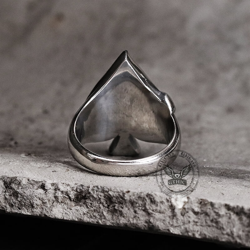 Anillo de acero inoxidable con el as de picas