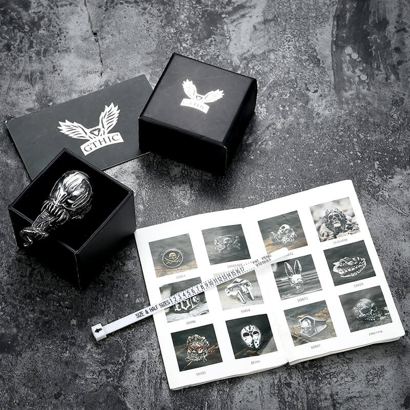 Anillo de acero inoxidable con simbionte mutante alienígena