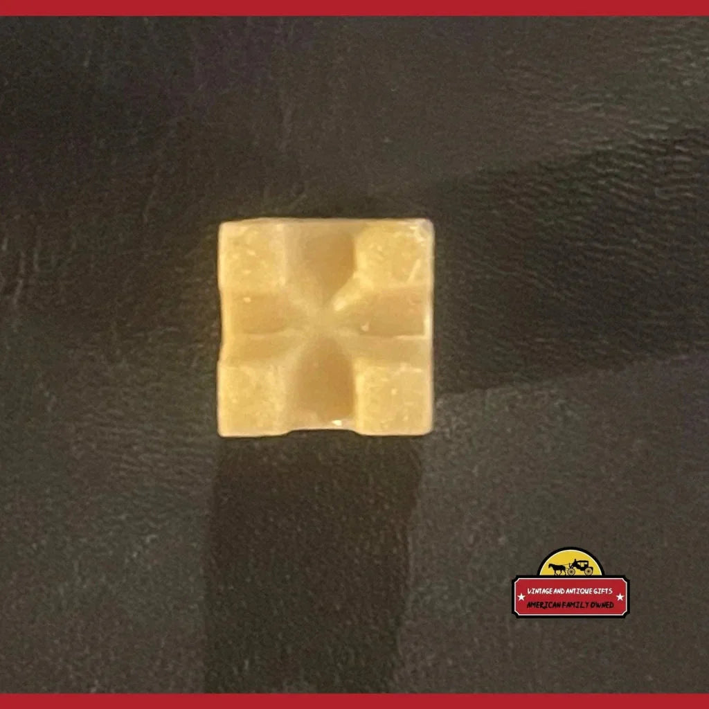 Rare 1910s Glattolin Wax Collar Remedy Box Unveils Vintage Charm