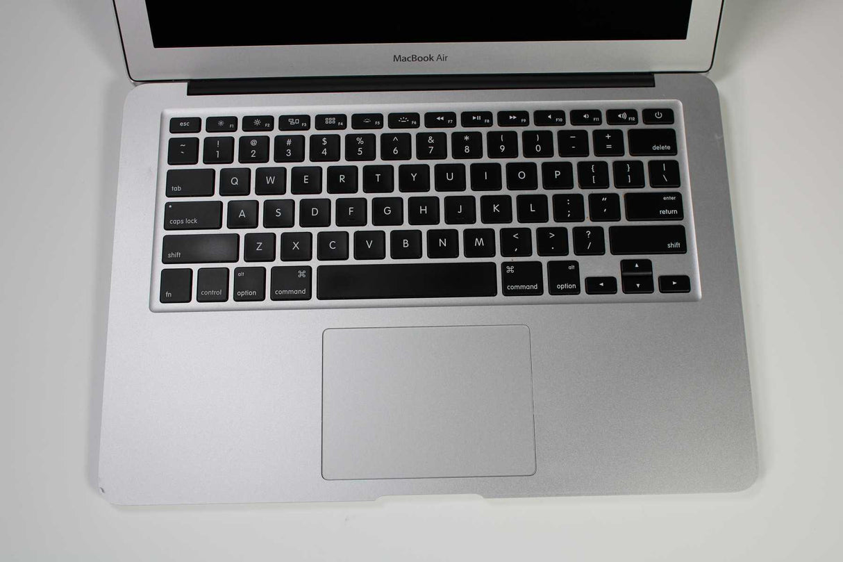 Apple MacBook Air 13-inch 2015 1.6GHz Core i5 4GB SSD (Wear & Tear Special)