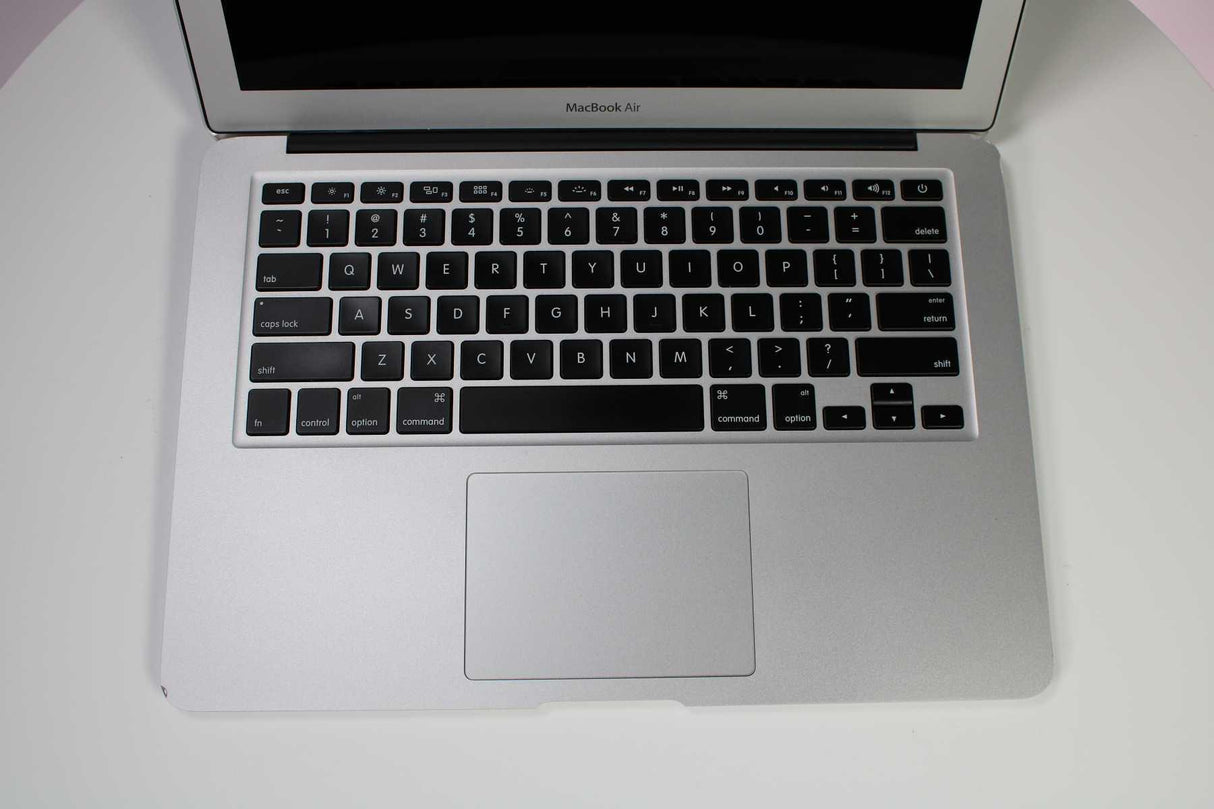 Apple MacBook Air 13-inch 2015 1.6GHz Core i5 4GB SSD (Wear & Tear Special)
