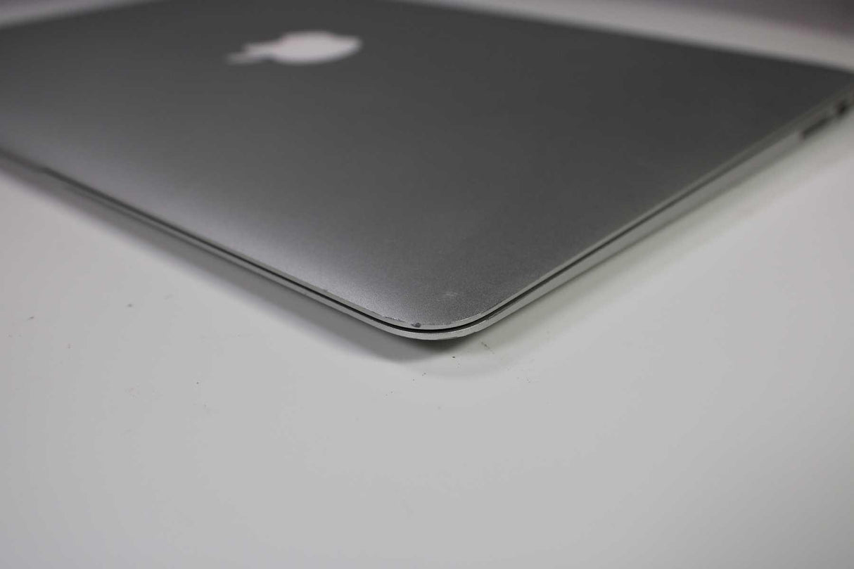 Apple MacBook Air 13-inch 2015 1.6GHz Core i5 4GB SSD (Wear & Tear Special)