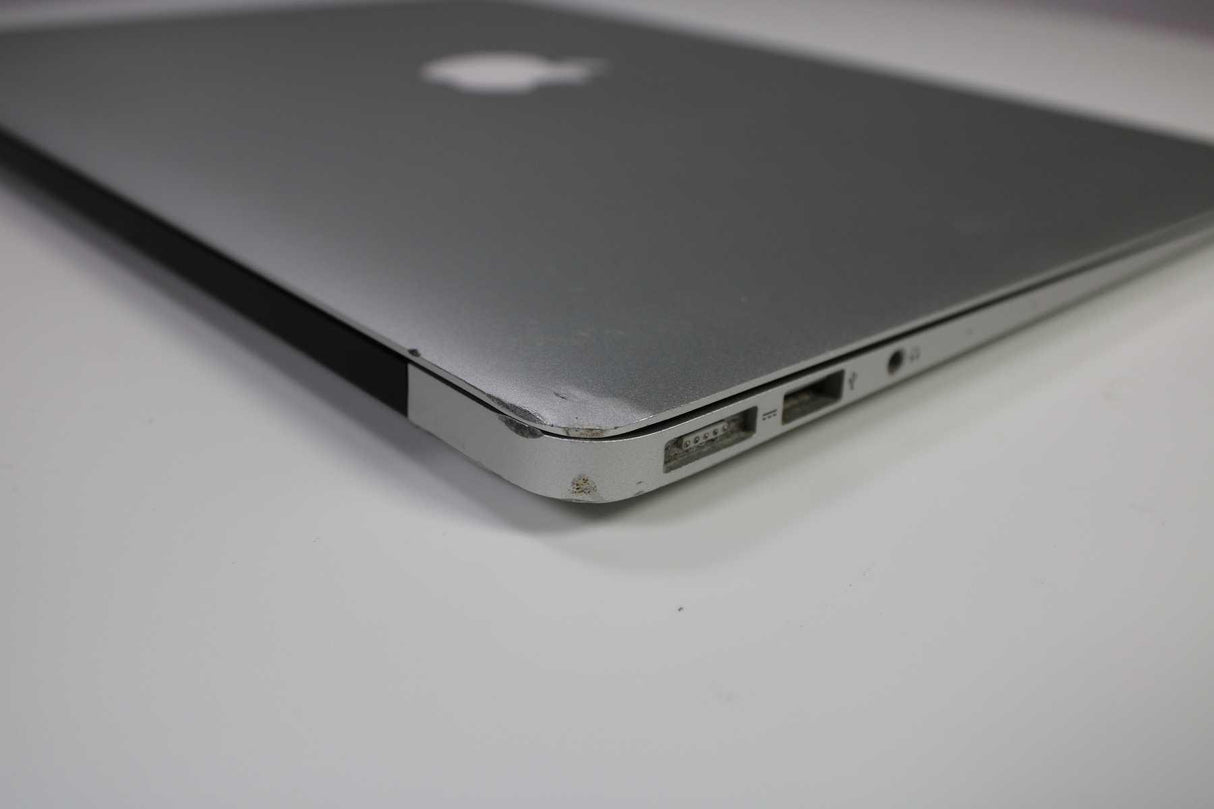 Apple MacBook Air 13-inch 2015 1.6GHz Core i5 4GB SSD (Wear & Tear Special)