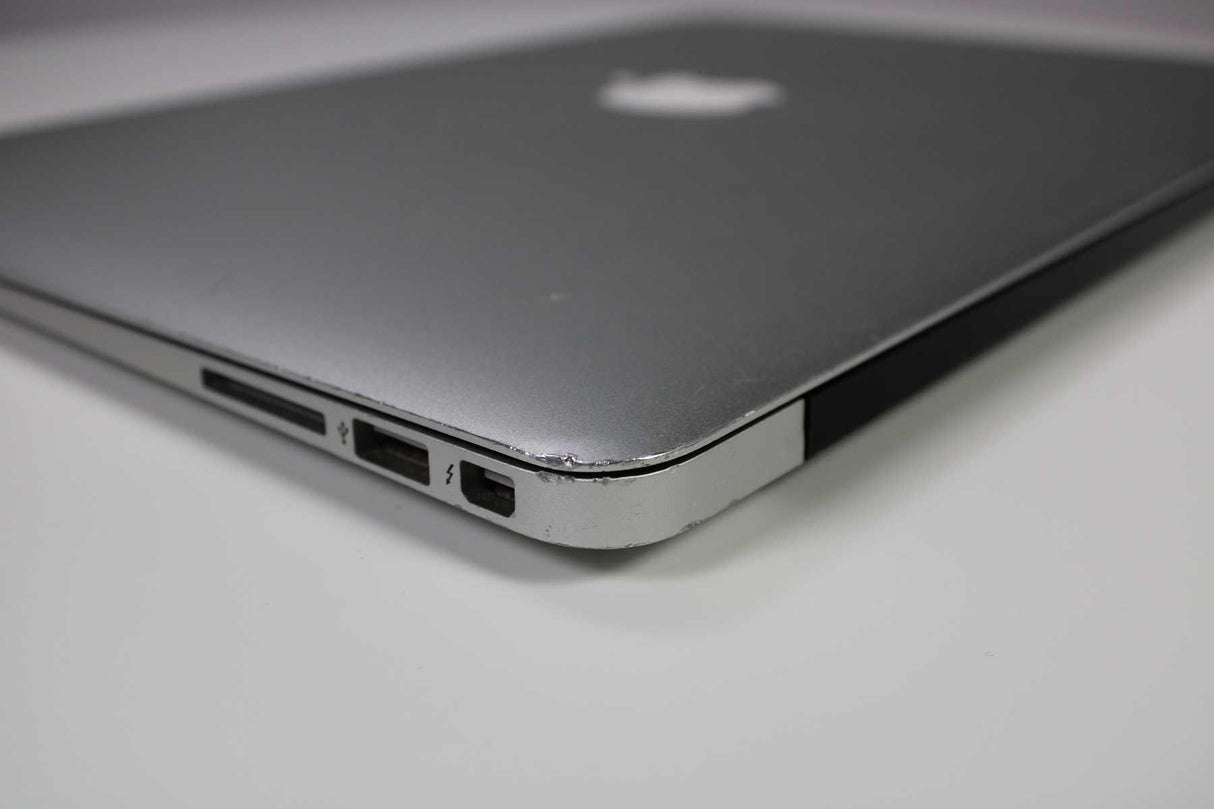 Apple MacBook Air 13-inch 2015 1.6GHz Core i5 8GB SSD (Wear & Tear Special)