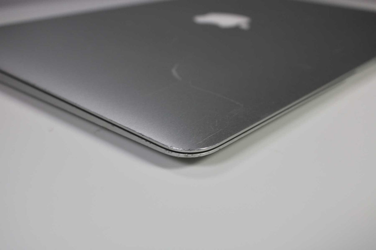 Apple MacBook Air 13-inch 2015 1.6GHz Core i5 8GB SSD (Wear & Tear Special)
