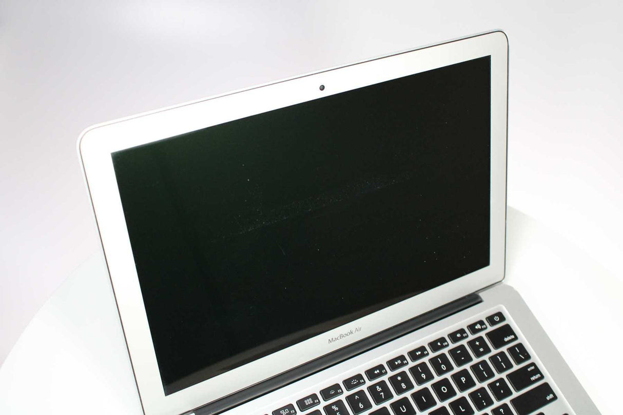 Apple MacBook Air 13-inch 2015 1.6GHz Core i5 8GB SSD (Wear & Tear Special)