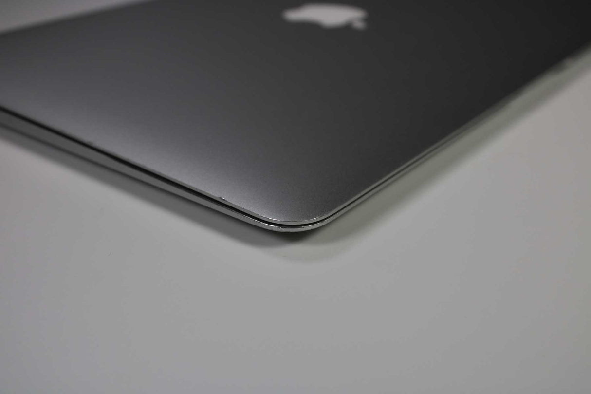 Apple MacBook Air 13-inch 2015 2.2GHz Core i7 8GB SSD (Wear & Tear Special)