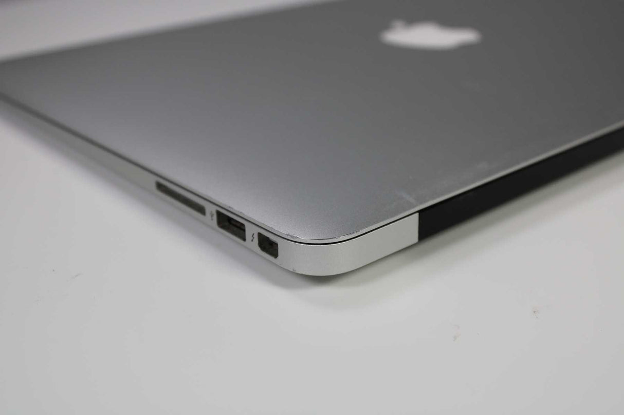 Apple MacBook Air 13-inch 2015 2.2GHz Core i7 8GB SSD (Wear & Tear Special)