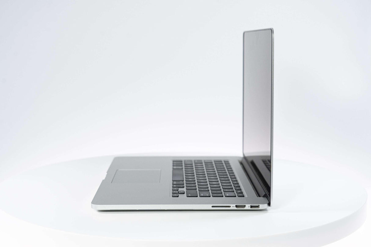 Apple MacBook Pro 15-inch 2013 2.6GHz Core i7 16GB RAM Dual GPU (Wear & Tear Special)