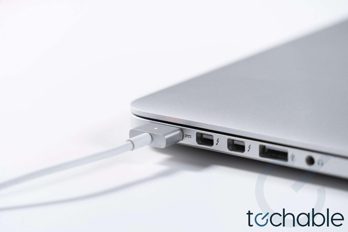 Apple MacBook Pro 15.4-Inch 2013 Retina Core i7-4850HQ Quad-Core ME294LLA