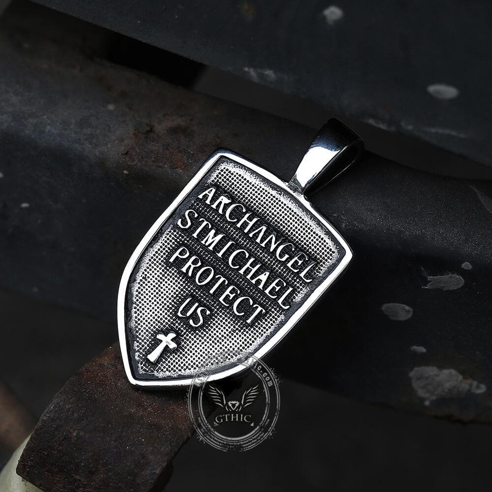 Colgante de acero inoxidable con la espada del Arcángel San Miguel