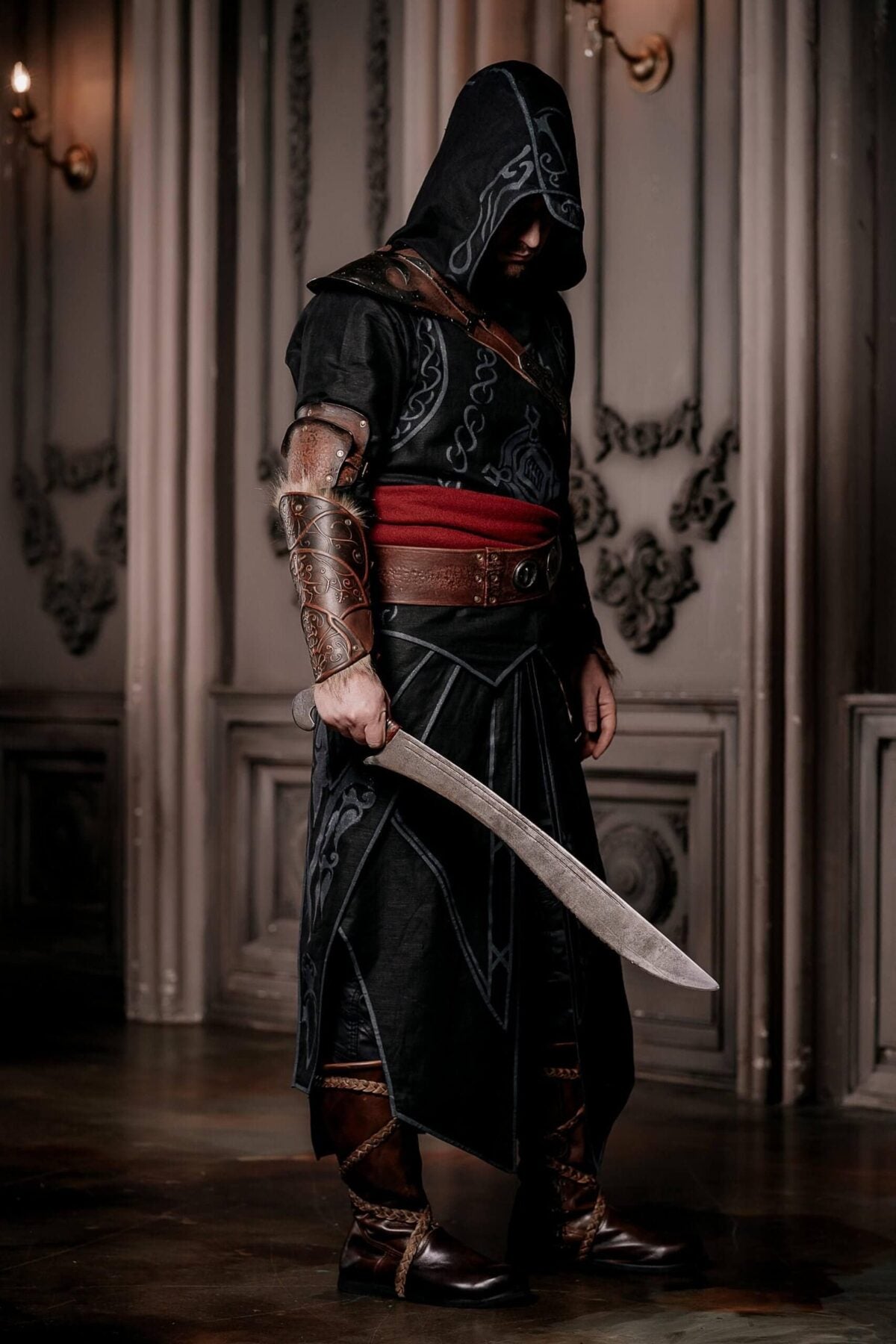 Stealthy Assassin Costume: Ideal for Cosplay and LARP Adventures