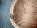 A Scented Candle with a Unique And Fresh Aroma, Made from Soy Wax And Presented in a Wooden Boat-Shaped Container. It Is Perfect for Homes, Hotels, And Upscale Restaurants. Widely Used to Create a Romantic And Warm Atmosphere