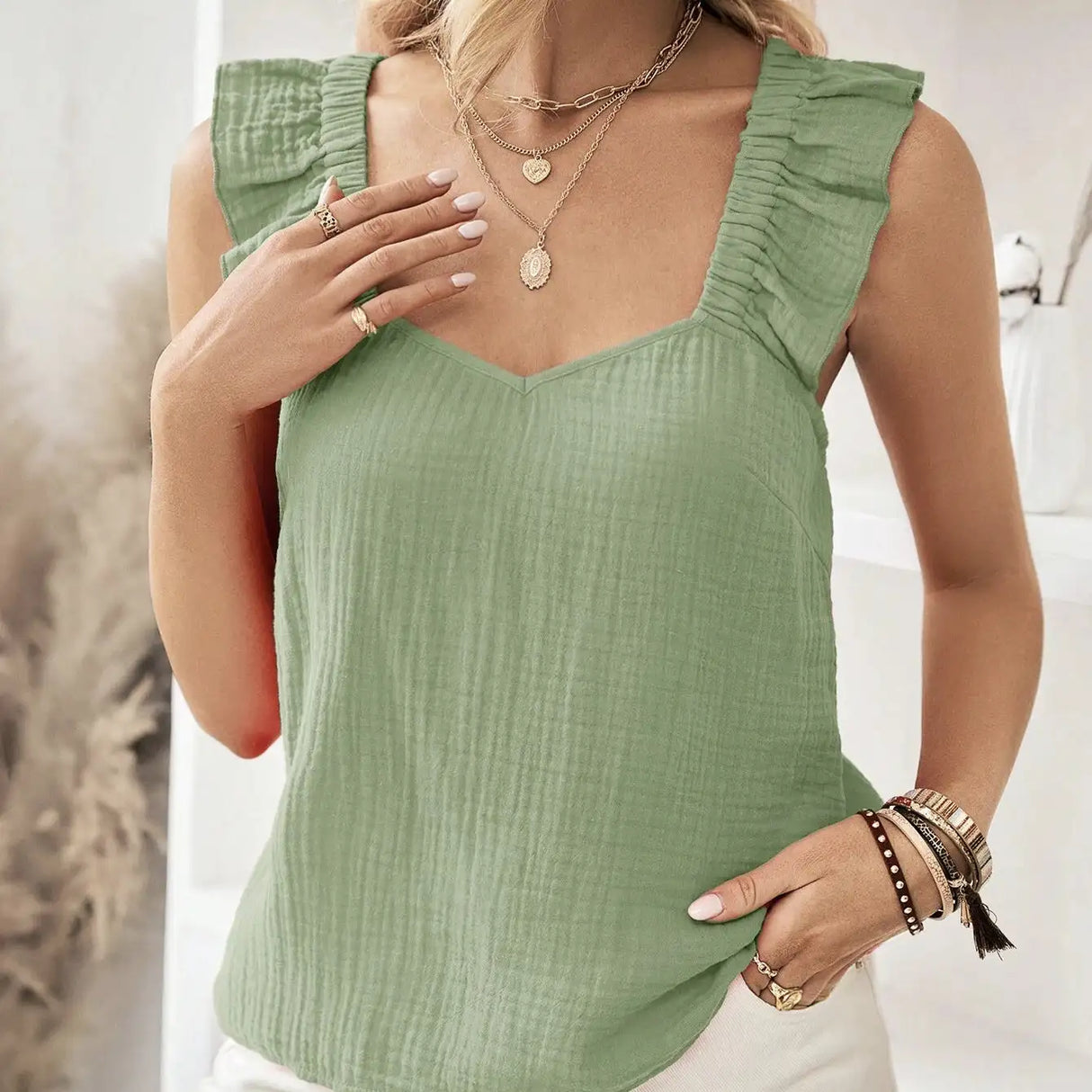Ladies' Black Fungus Edge Solid Color Versatile Casual Style Small Fresh Back V-shaped Detail Fashionable Vest Top - Lootquake