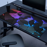 Alfombrilla de ratón para juegos duradera con un elegante diseño geométrico. Impermeable, antideslizante y lavable. Ideal para teclado y cuaderno de bocetos. Ideal para jugadores, oficina y estudio. Material de poliéster. No requiere pilas.