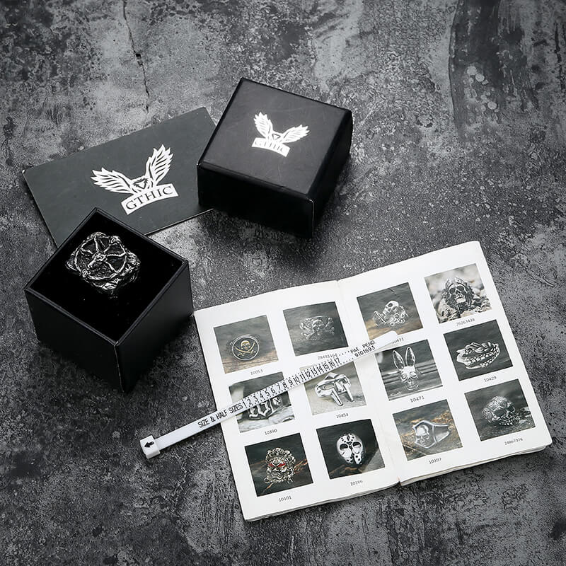 Anillo de acero inoxidable con la cabra Baphomet y Satanás