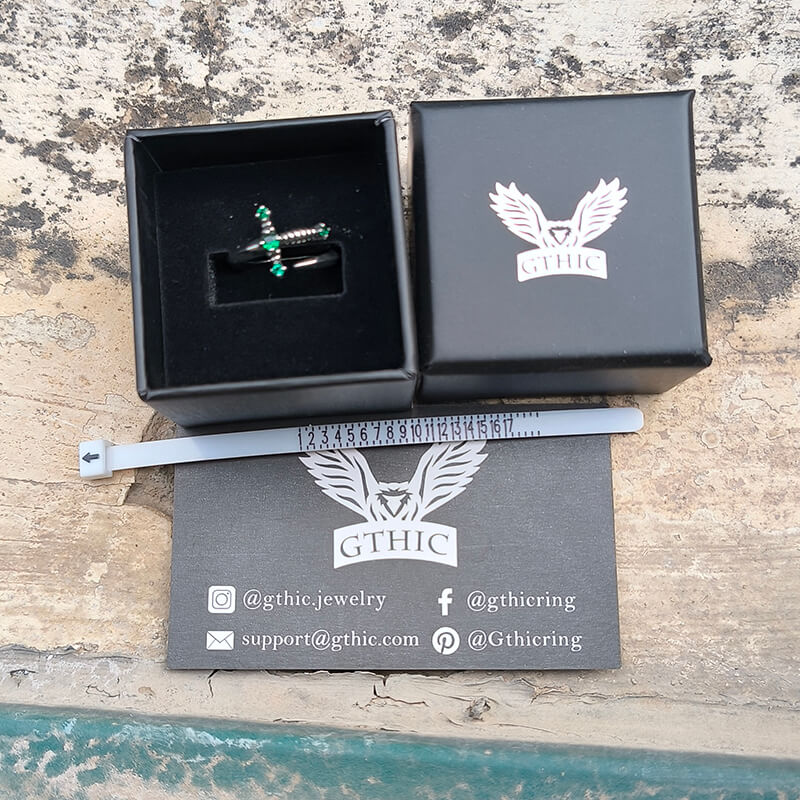 Anillo gótico de acero inoxidable con espada doblada