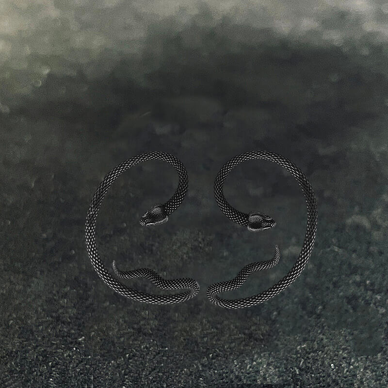 Puños de oreja de acero inoxidable con forma de serpiente negra