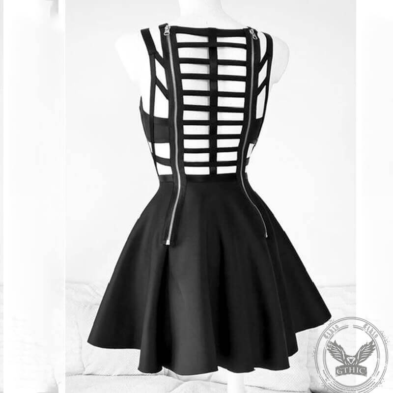 Vestido mini de corte A cruzado y corte negro