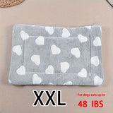 Manta rectangular para mascotas, resistente a la suciedad y para todas las estaciones - Cómoda cama con estampado de pata de perro y corazón (1 unidad)