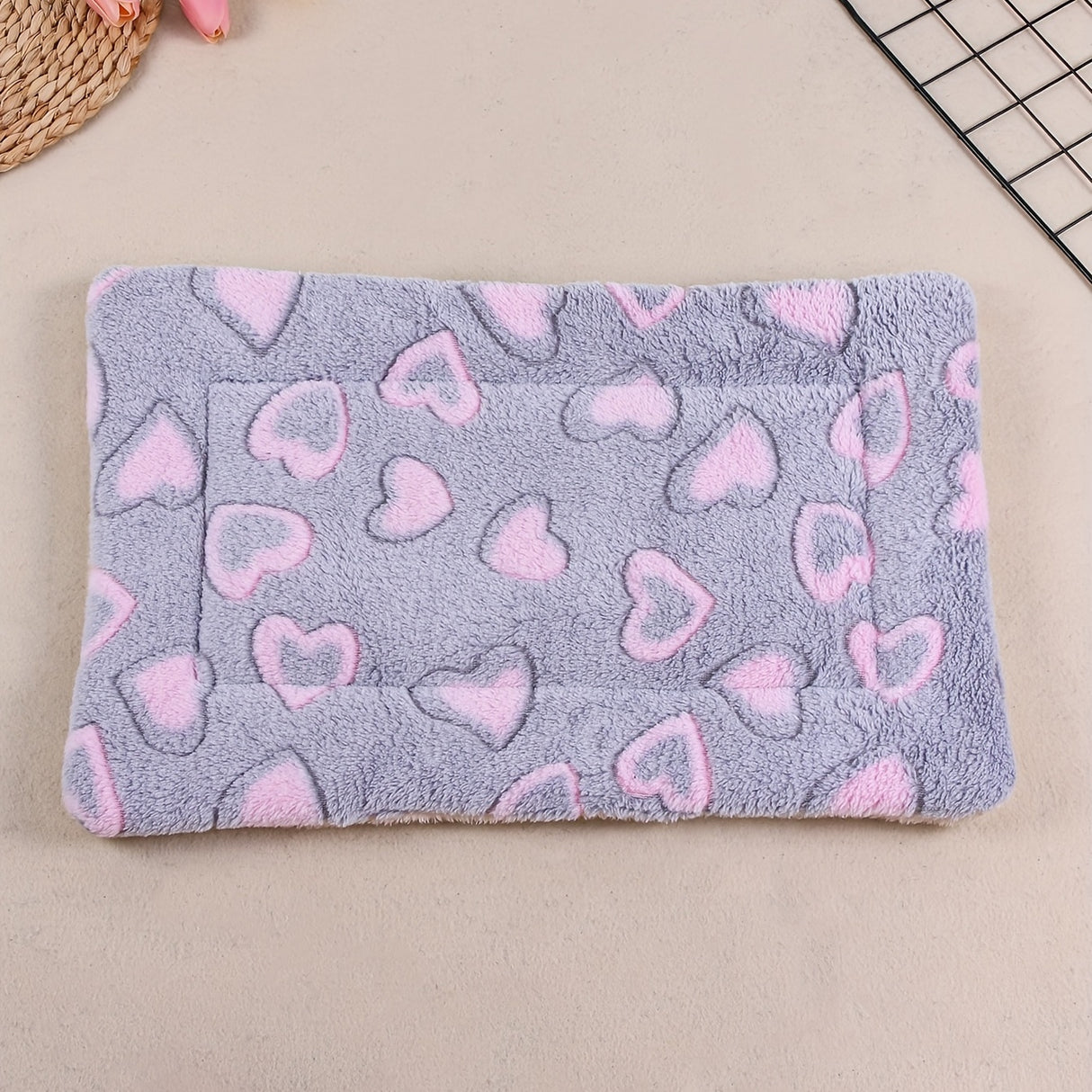 Manta rectangular para mascotas, resistente a la suciedad y para todas las estaciones - Cómoda cama con estampado de pata de perro y corazón (1 unidad)