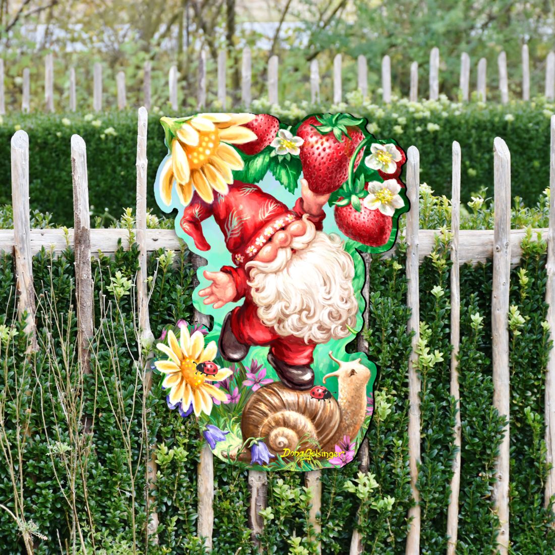 Decoración navideña para puerta con un dulce gnomo de verano de D. Gelsinger - Decoración navideña - 8461062H-DG