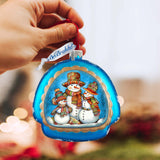 Adorno de vidrio arcoíris con familia de muñecos de nieve de G. Debrekht - Decoración navideña de Papá Noel - 756-020