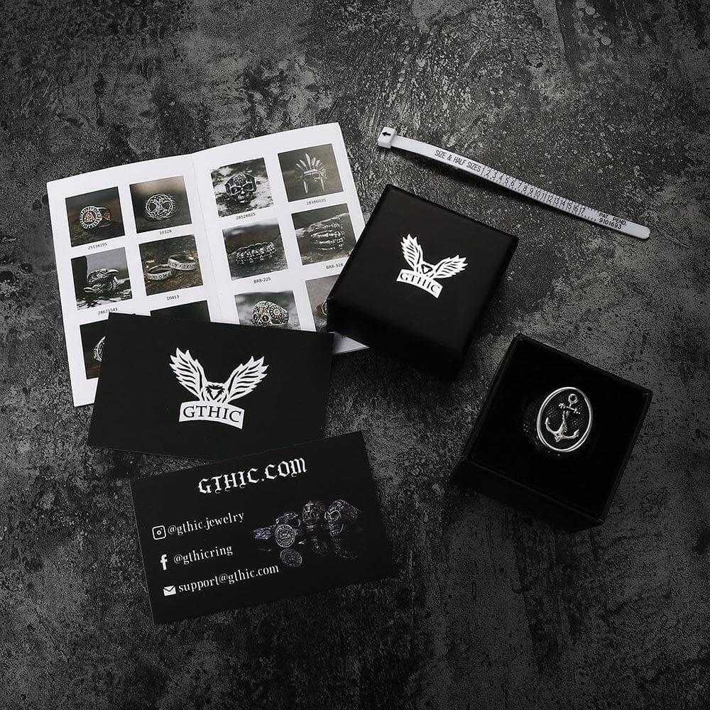 Anillo marino de acero inoxidable con ancla tallada