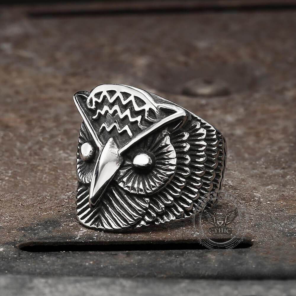 Anillo de acero inoxidable con forma de búho tallado